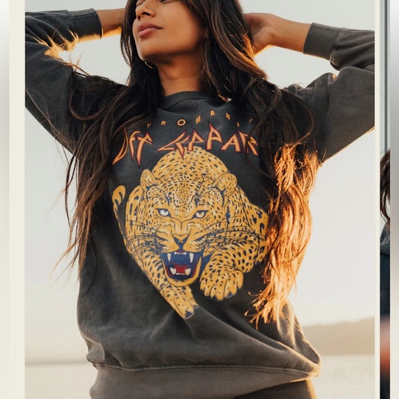 Def Leppard Gray‎ Crewneck Sweatshirt XXL Pull Over Rock of Ages 1983-Unisex - Picture 2 of 15